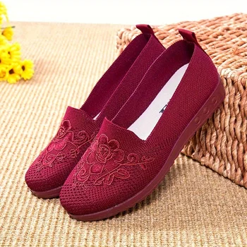 Sapatos de pano respirável para mulheres, fundo macio, sapato de mãe antiderrapante, corte baixo, deslizamento, casual, à prova de choque, primavera, verão, popular, novo
