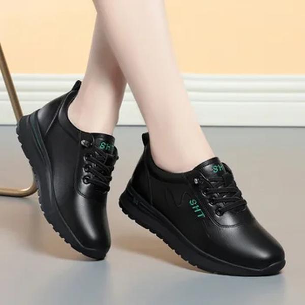 Sapato casual de sola macia de couro feminino, sapatilhas esportivas brancas para moda nova, sapatilhas desenhadas para a mãe, primavera