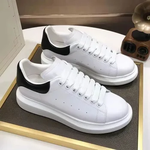 Sapatilhas de couro com renda para homens e mulheres, sapatos casuais luxuosos de camurça veludo preto e branco, sapato designer de moda