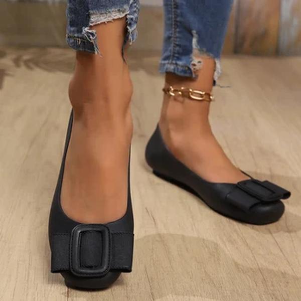 Sandálias de cabeça redonda com fivela quadrada para mulheres, sandálias de praia planas, moda casual diária, cor sólida, PVC