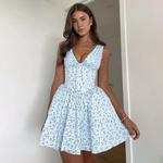 Vestido de flor em V profundo e fragmentado, saia curta justa, estilo celebridade, elegante, verão, novo, 2024, JY24140PFO