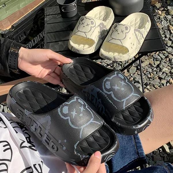 Chinelos para homens, adequados para uso ao ar livre no verão Chinelos de interior antiderrapantes para homens, chinelos de banheiro na moda, legal