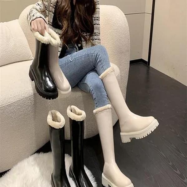 Botas Martin de couro macio branco para mulheres, botas de neve engrossa de veludo, estilo britânico, sola grossa, curta, inverno, novo, 2023