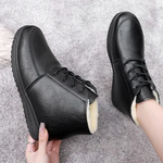 Botas de neve de algodão antiderrapante para mulheres, sapatos baixos, velo quente, fundo grosso, curto, mães de meia idade, inverno