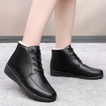Botas de neve de algodão antiderrapante para mulheres, sapatos baixos, velo quente, fundo grosso, curto, mães de meia idade, inverno
