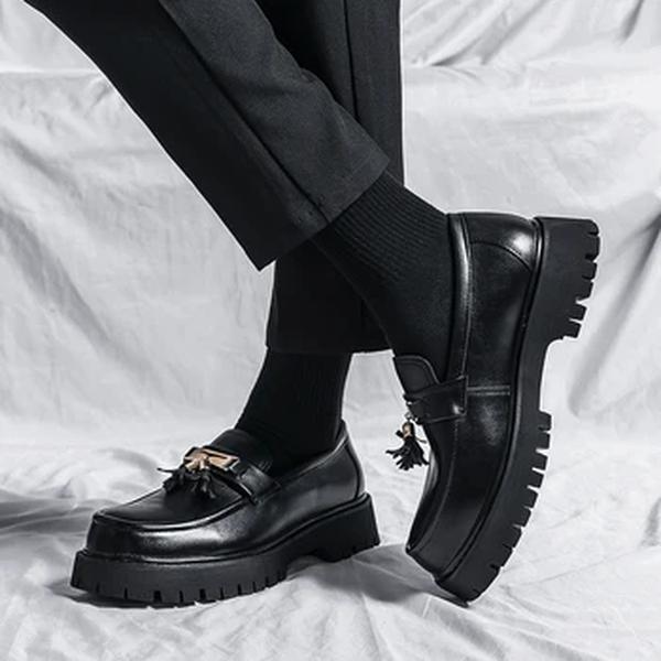 Sapatos de couro plataforma de luxo masculino, sapatos Oxford formais, mocassins artesanais, casual, venda quente, tendência da moda