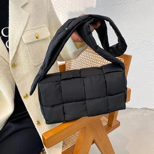 Bolsa acolchoada tecida para mulheres, almofada tecida, bolsa estilo cassete, macia e leve, bolsa de ombro, inverno